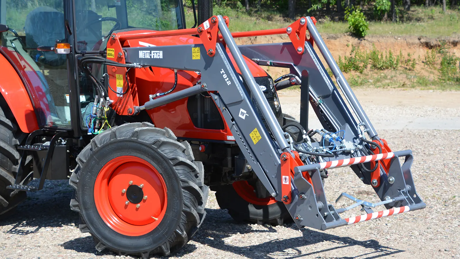 ladowacz-czolowy-t812-skos-przod-3