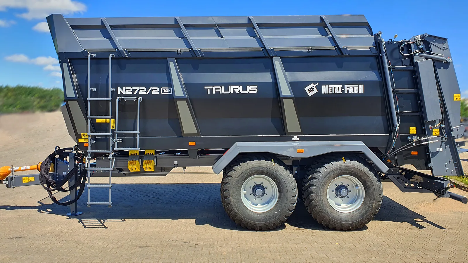 rozrzutnik-obornika-n272-2-taurus-zeni-z-nadstawkami-z-blachy-czarny